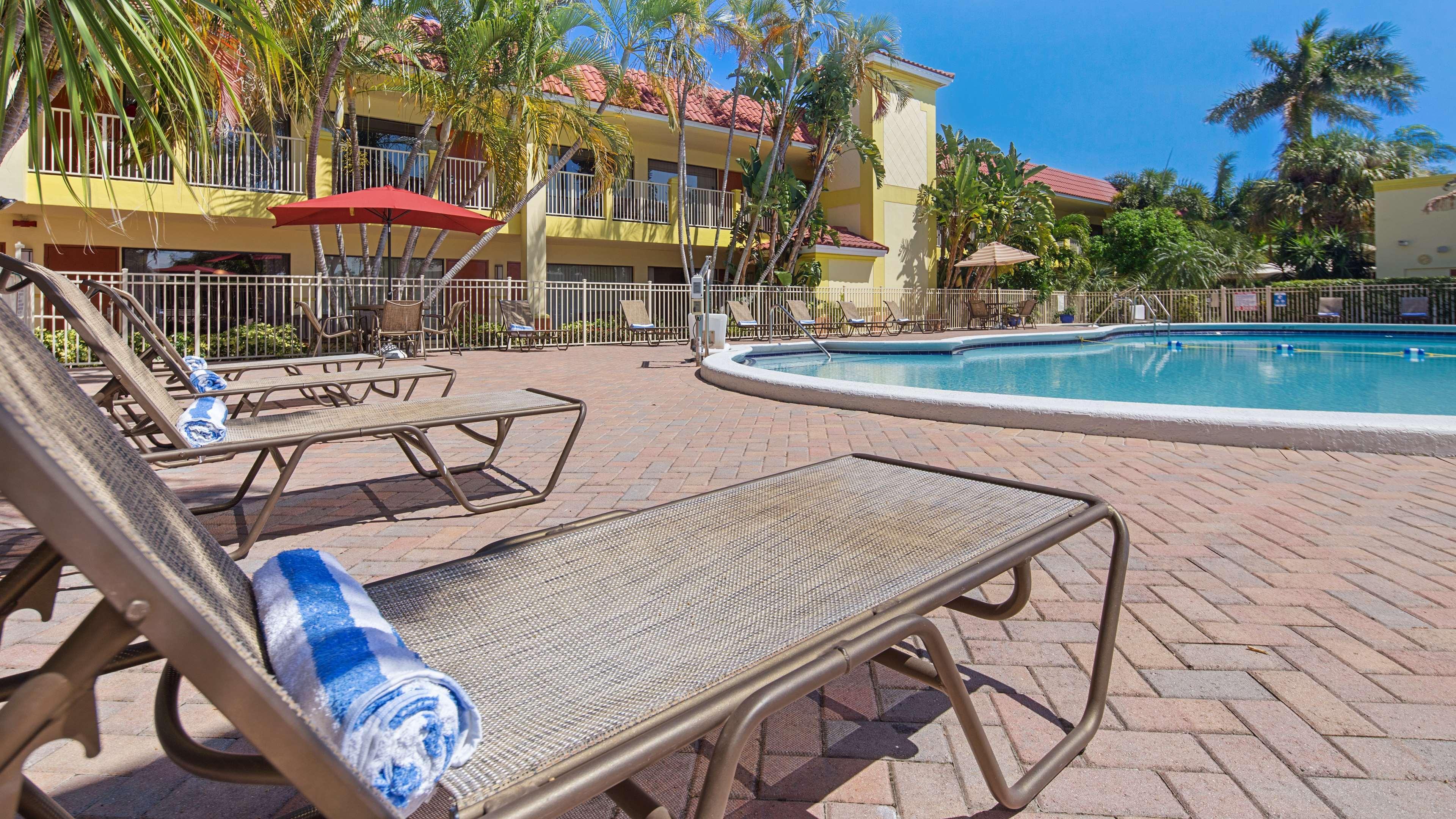 Best Western University Inn Boca Raton Exterior photo