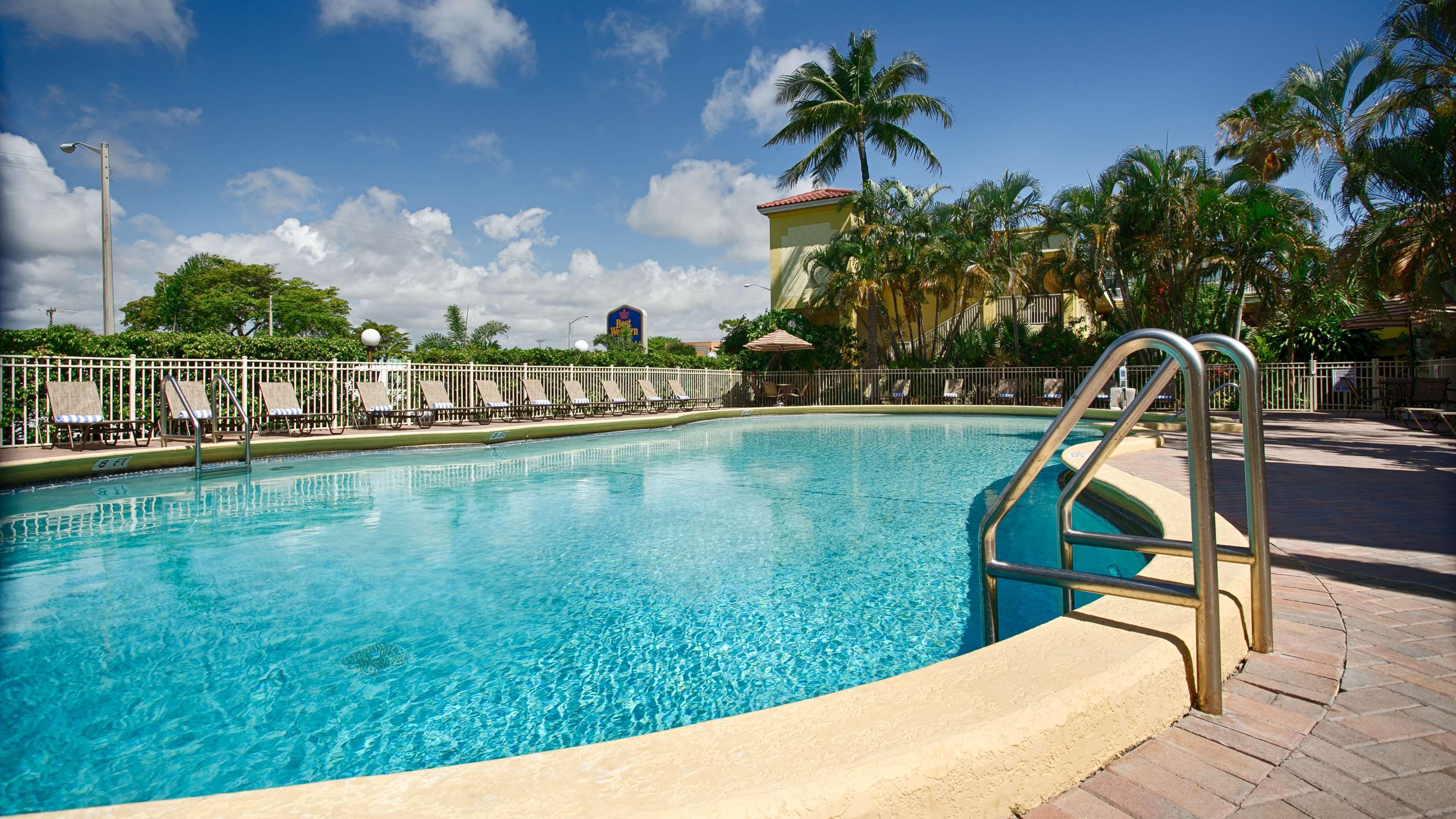 Best Western University Inn Boca Raton Exterior photo